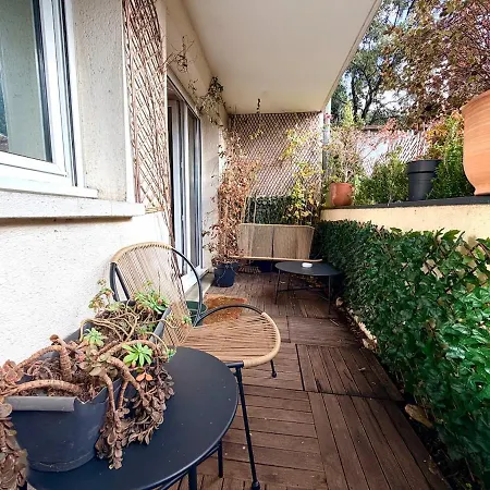 Jardin Japonais - T2 Parking Privé Et Terrasse *