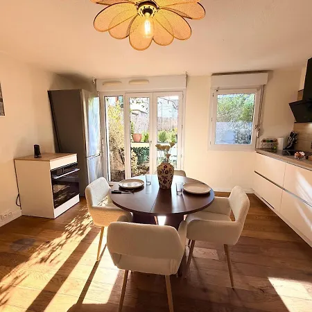 Jardin Japonais - T2 Parking Prive Et Terrasse