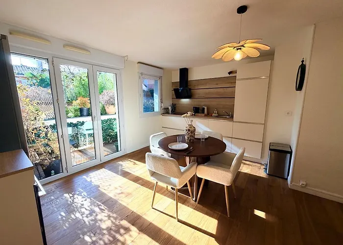 Jardin Japonais - T2 Parking Prive Et Terrasse *