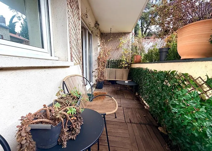 Jardin Japonais - T2 Parking Prive Et Terrasse *