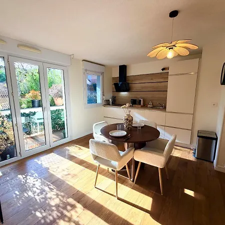 Jardin Japonais - T2 Parking Prive Et Terrasse *